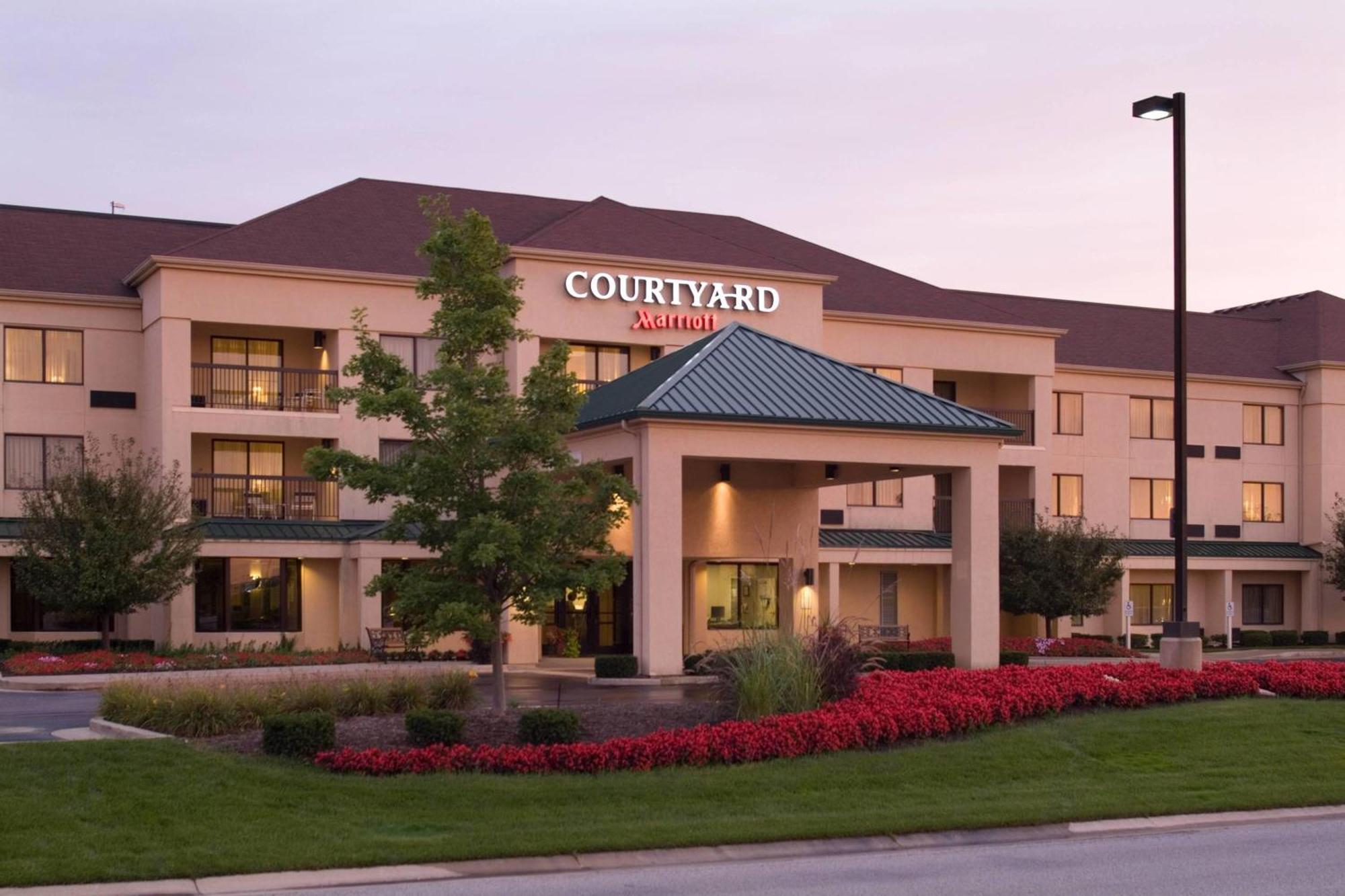 Courtyard By Marriott Kokomo Hotel Екстериор снимка